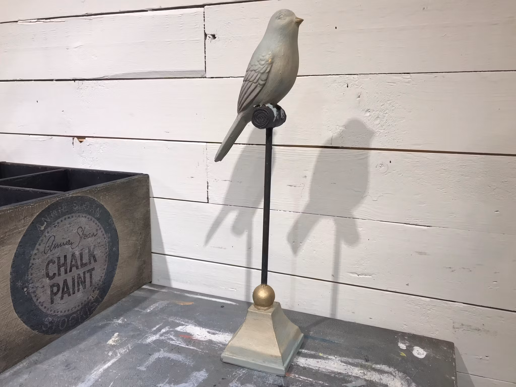 Sångfågel, handmålad med Annie Sloan Chalk Paint.