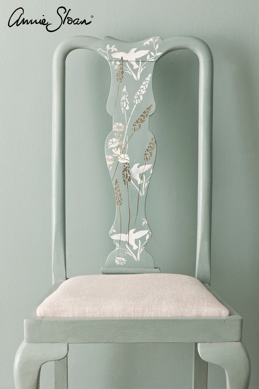 Annie Sloan Schablon Lavender tillsammans med Classical Bird
