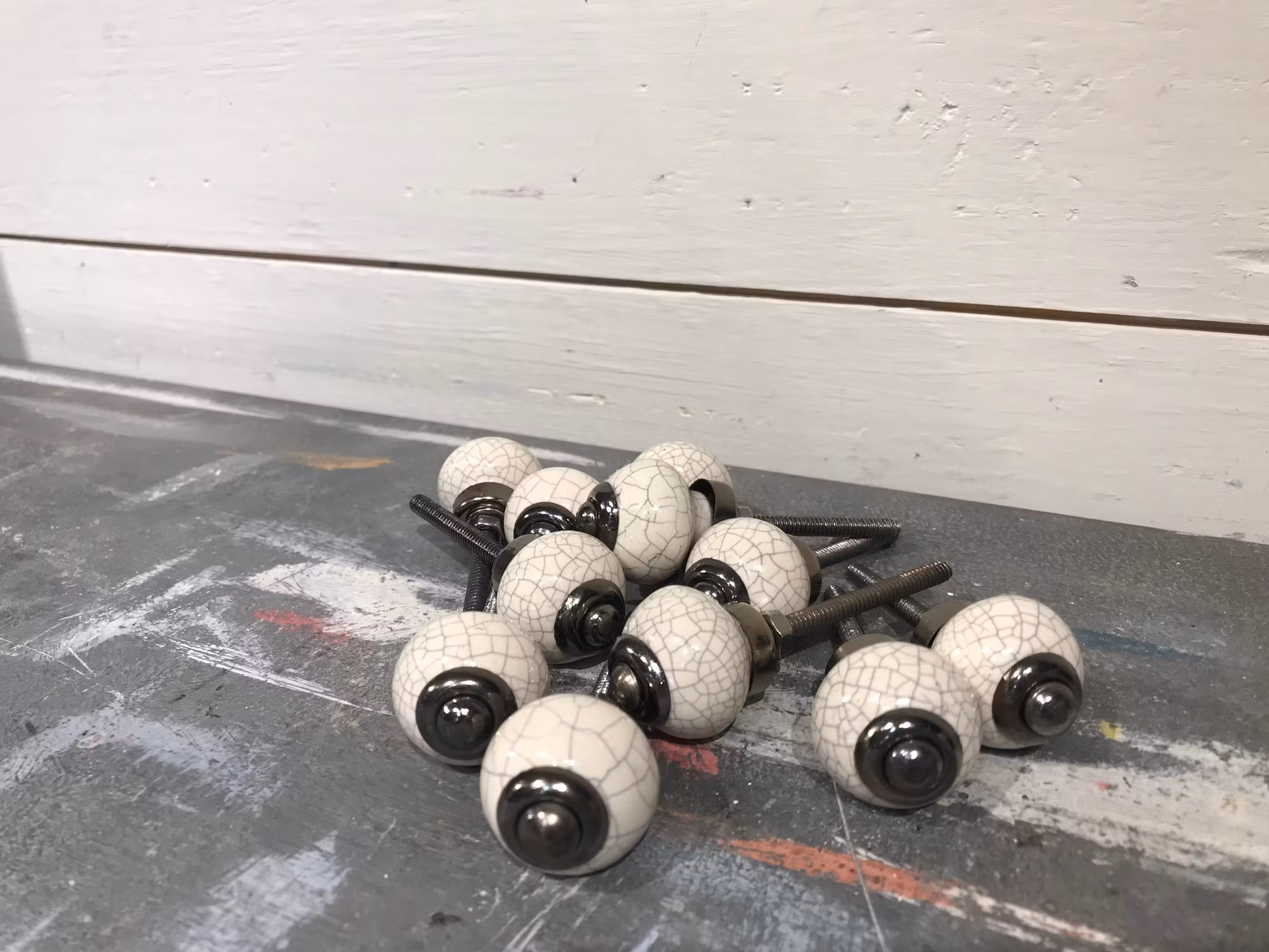 knopp liten beige med krackeleringar