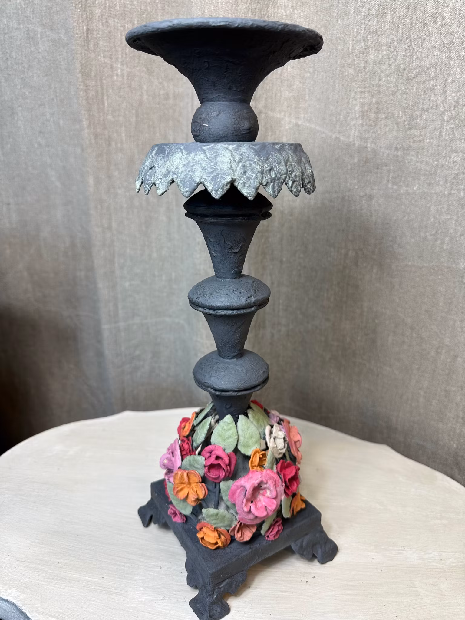 Handmålad ljusstake med blommor 1