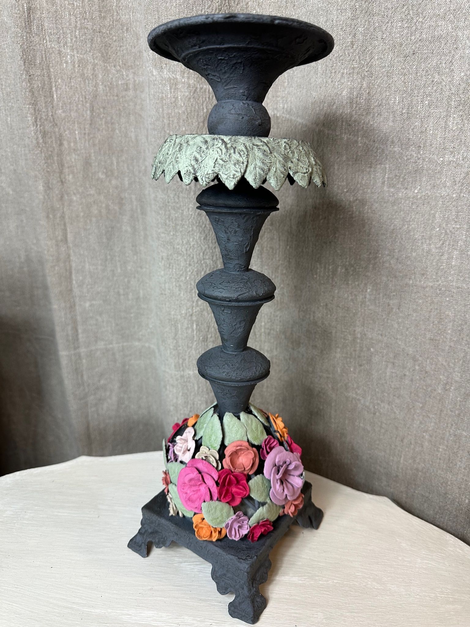 Handmålad ljusstake med blommor 4