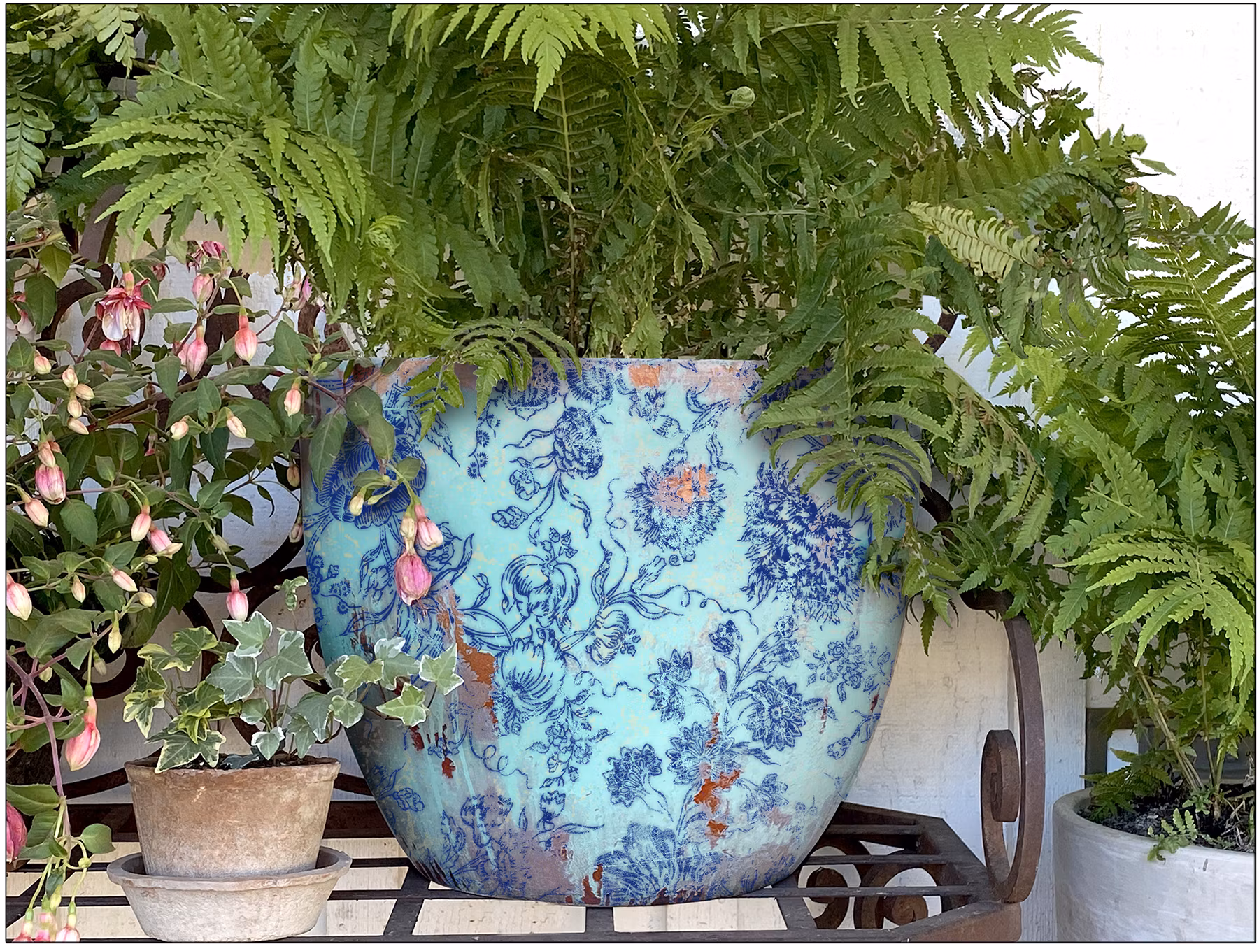 IOD Paint Inlay Indigo Floral