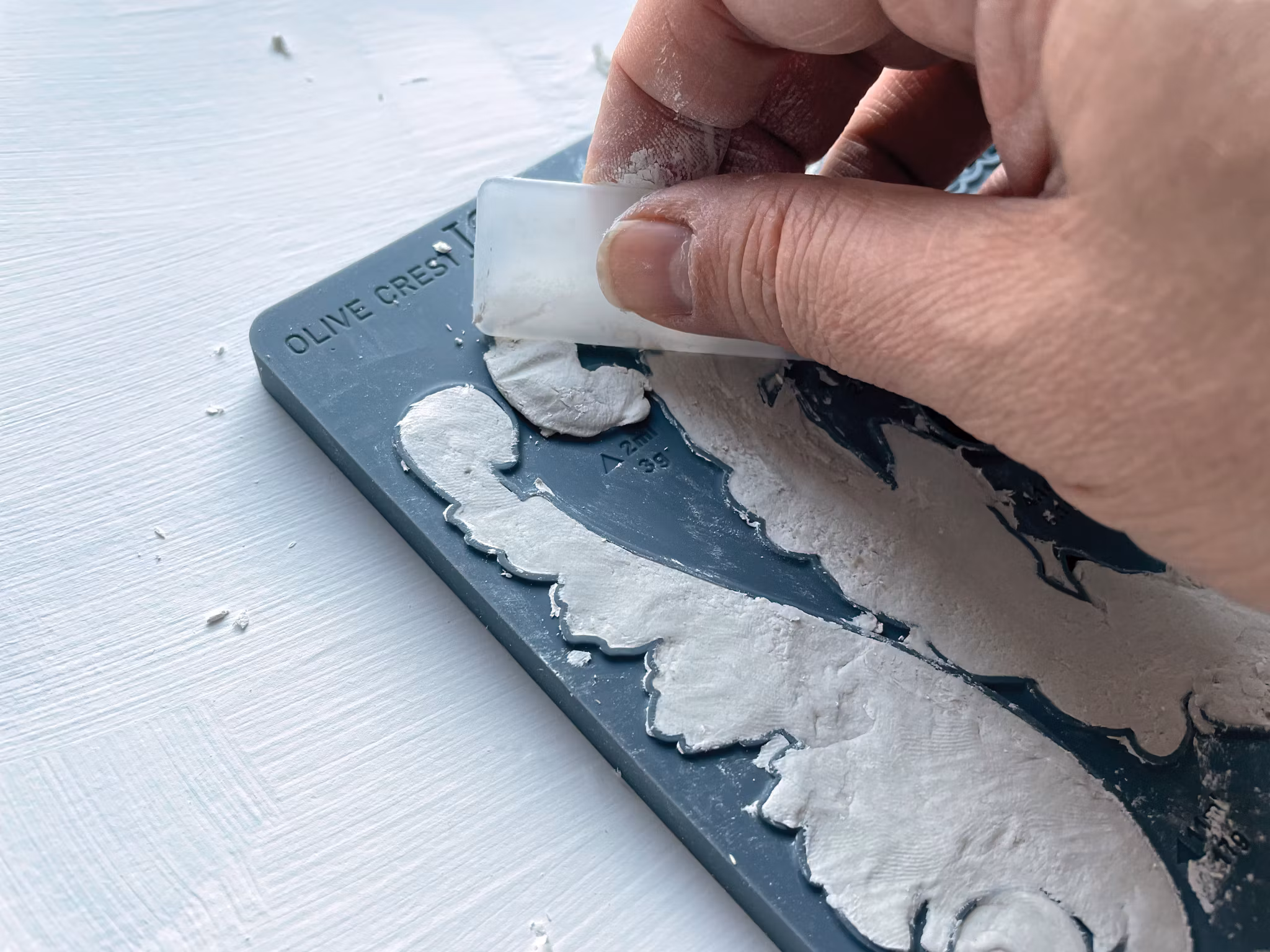 IOD Moulds Olive Crest