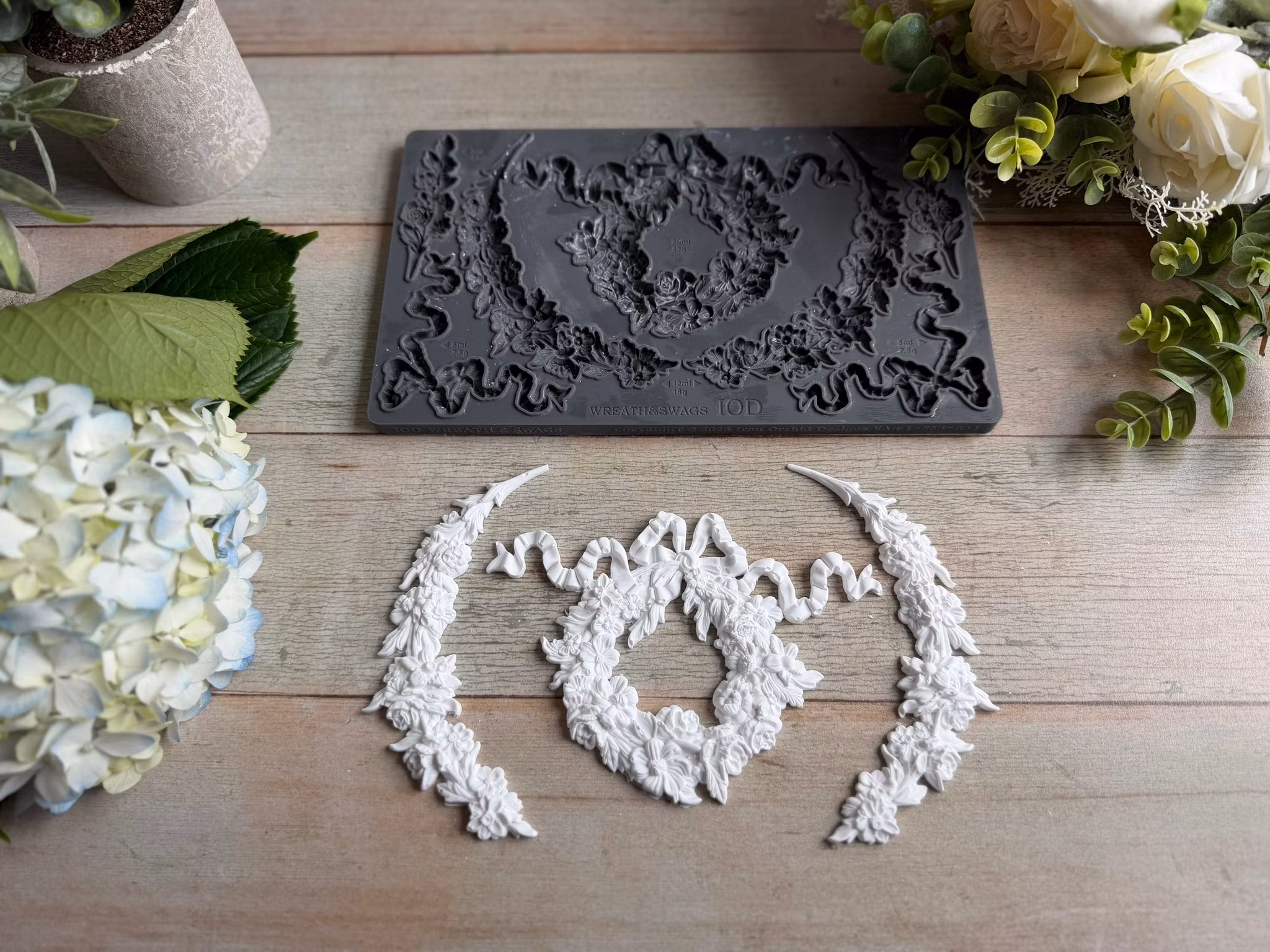 IOD Moulds Wreath & Swags - Kommer snart