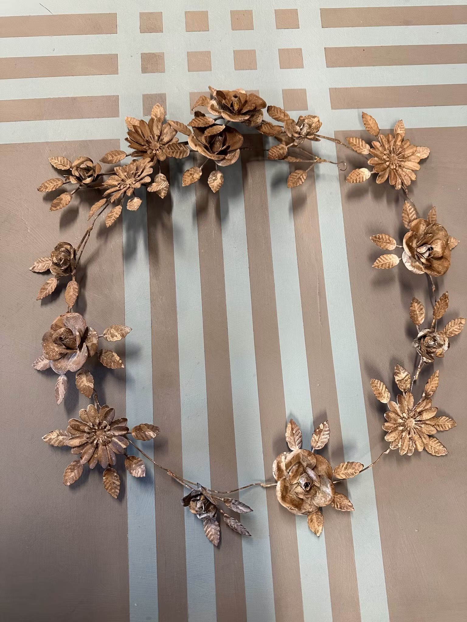 Blomstergirlang i metall