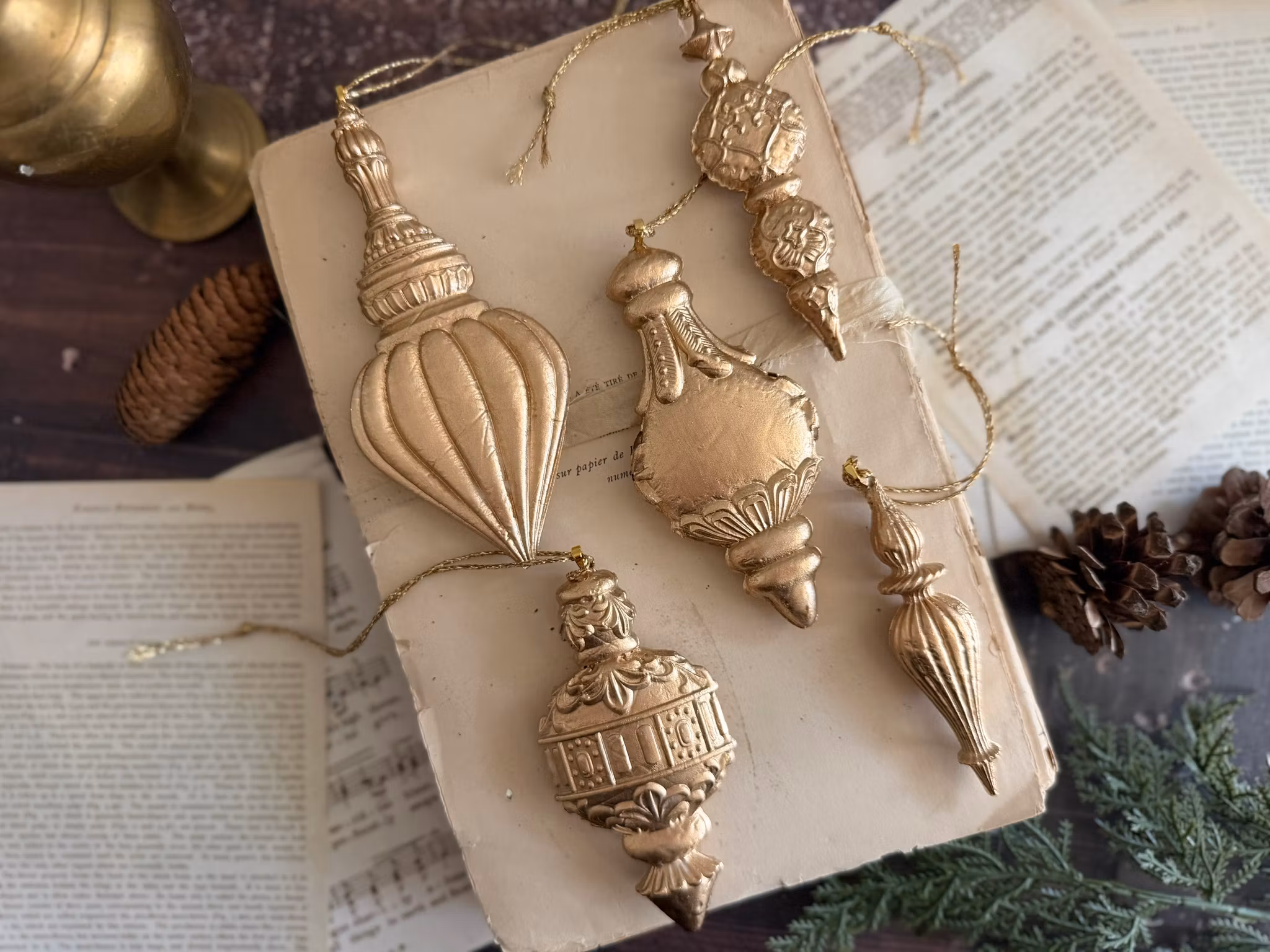 IOD Mould Baubles