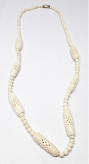 Kort halsband, ben, med ovaler