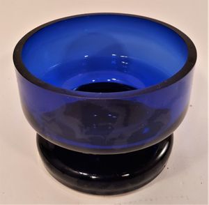 Blå skål på fot, Lindshammars glasbruk