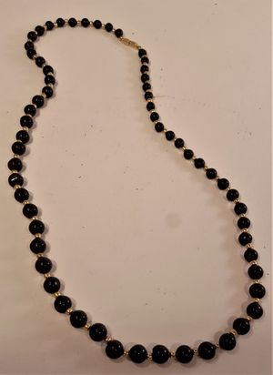 Halsband av svart agat, runda kulor