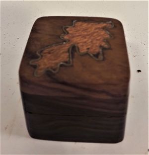 Liten fyrkantig ask i rosenträ