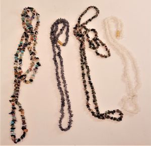 Halsband i olika  färger, 4 olika att välja på, x1