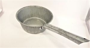 Skopa med handtag i metall