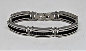 Metall Armband med Svarta Detaljer