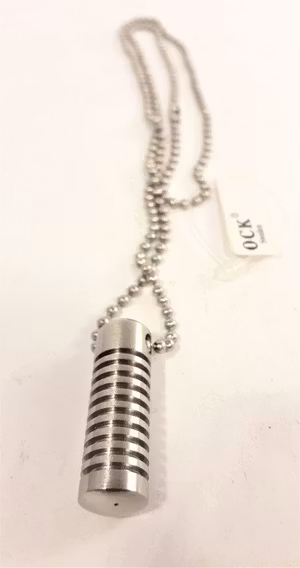 Halsband med Metallhänge Silverfärg