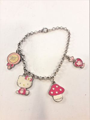 Armband med Hello Kittymotiv, 4 berlocker