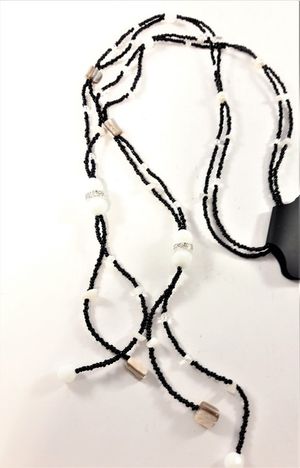 Öppet Halsband med Små och Stora Pärlor samt Glittrande Strass