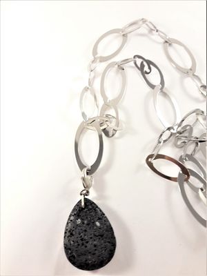 Halsband med länkar i silverfärg med äkta tigeröga mineral