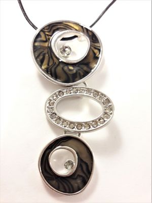 Halsband grå med melerade ringar och strass