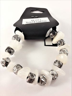 Armband med Stenar Vit och Silverfärgade Detaljer