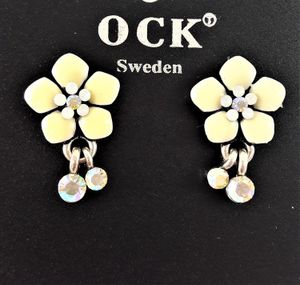 Emaljerade Örhängen i Form av Blommor och Strass Vit