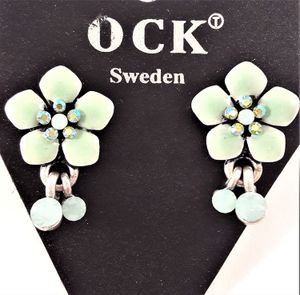 Emaljerade Örhängen i Form av Blommor och Strass Grön