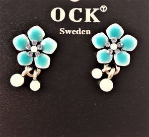 Emaljerade Örhängen i Form av Blommor och Strass Turkos
