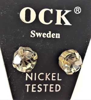 Örhängen med Rund Glittrande Sten Rökfärg