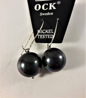 Örhängen med Pärla Svart ca 15 mm