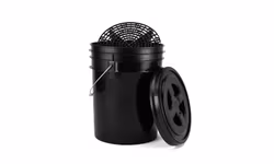 Vaskebøtte med bunnsil og lokk