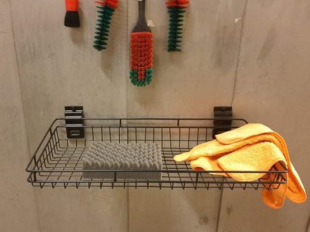 Trådkurv til vegg
