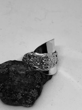 Ring 77
