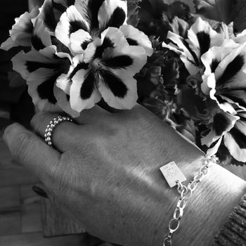 Armband med tassavtryck