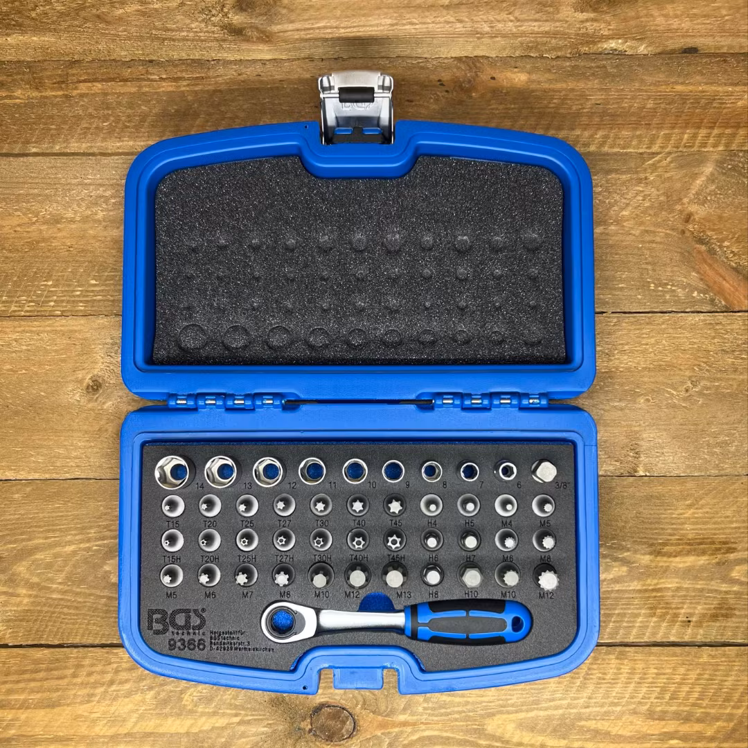 Genomstickbar hylsnyckelsats | 44 delar