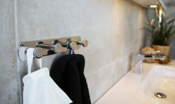 Handdukskrok DesignBath Profile Line 4-Krok