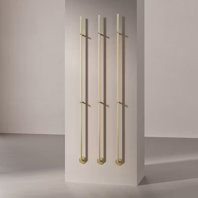 Handdukstork INR Line Polished Brass 1750