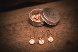 Stickmarkörer - numrerade i emalj