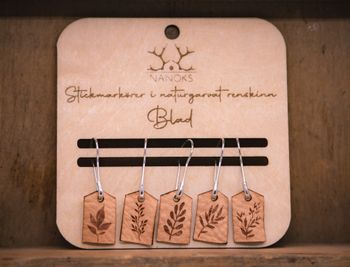 Stickmarkörer i renskinn, blad