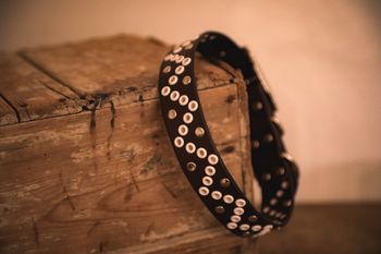 Gaskavárri - fast hundhalsband i läder