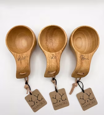 Träkåsa med personlig gravyr