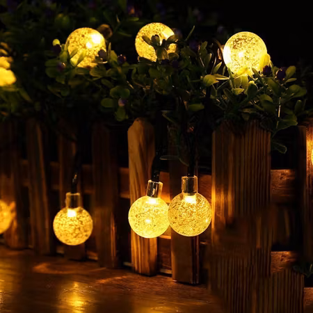 Solcellsdriven ljusslinga 12 meter med 100 lampor dekorativ – Rowan