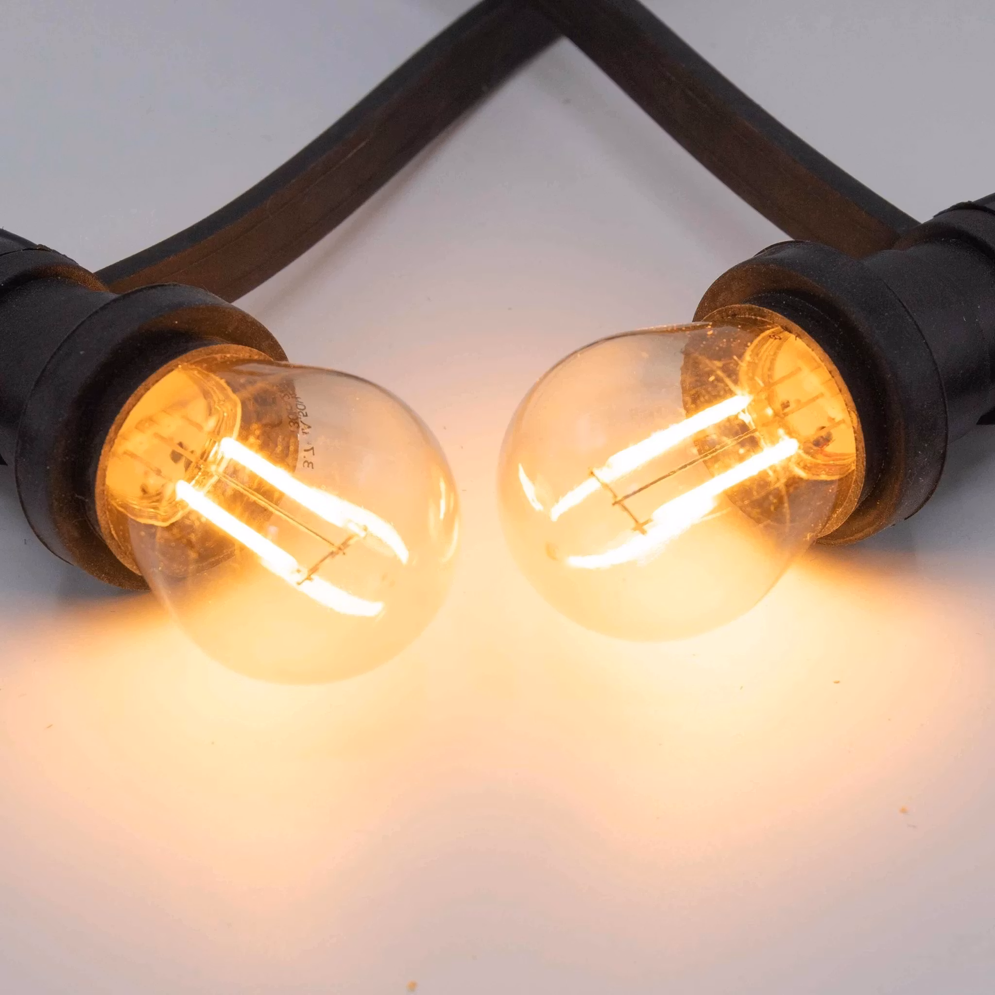 Varmvit LED-lampa med dubbla filament, dimbara – 2W