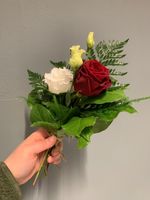 Handbukett - Röd & vit