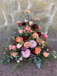 Hög dekoration - Vinrött/aprikos/rosa