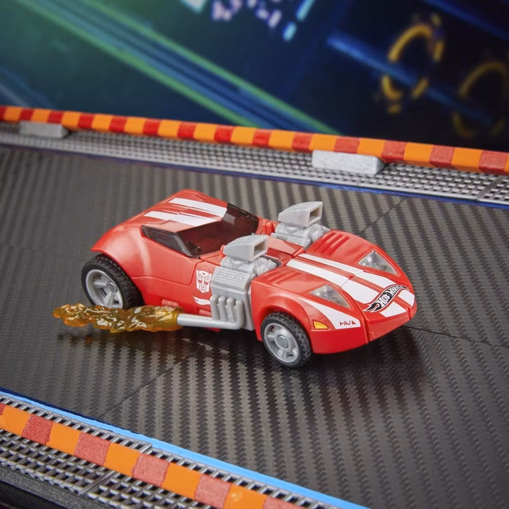 Transformers Collaborative Hot Wheels x Transformers Deluxe Class Action Figure Twin Mill 13 cm