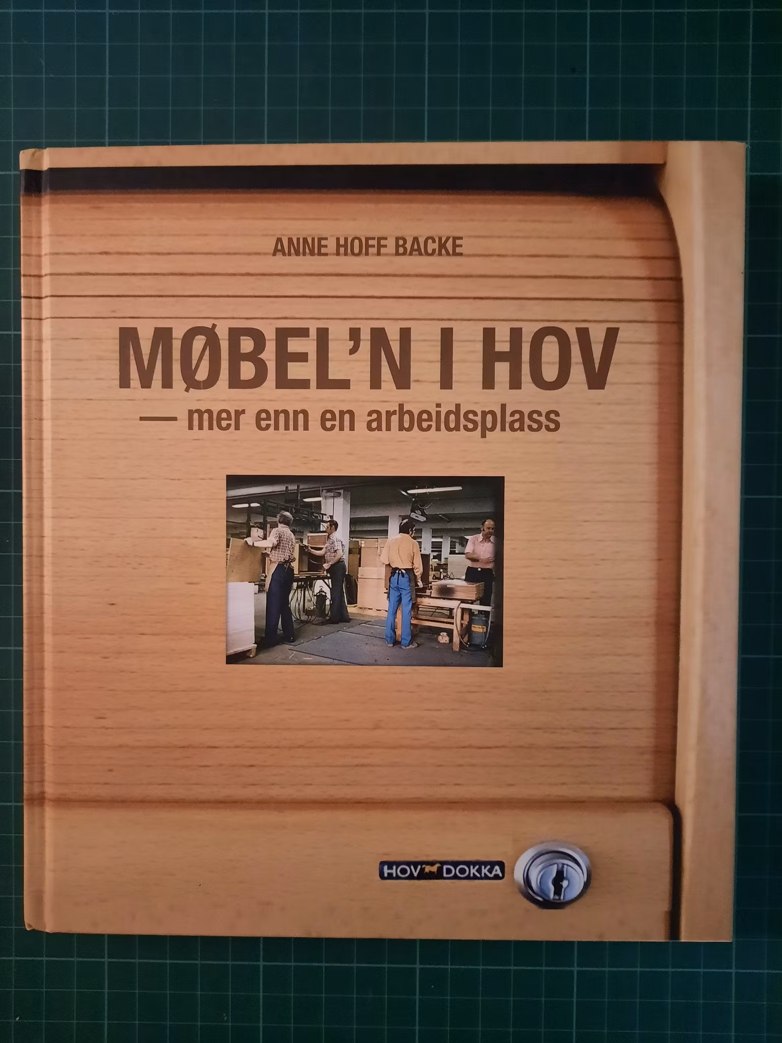 Møbel'n i Hov - mer enn en arbeidsplass (Hov Dokka)
