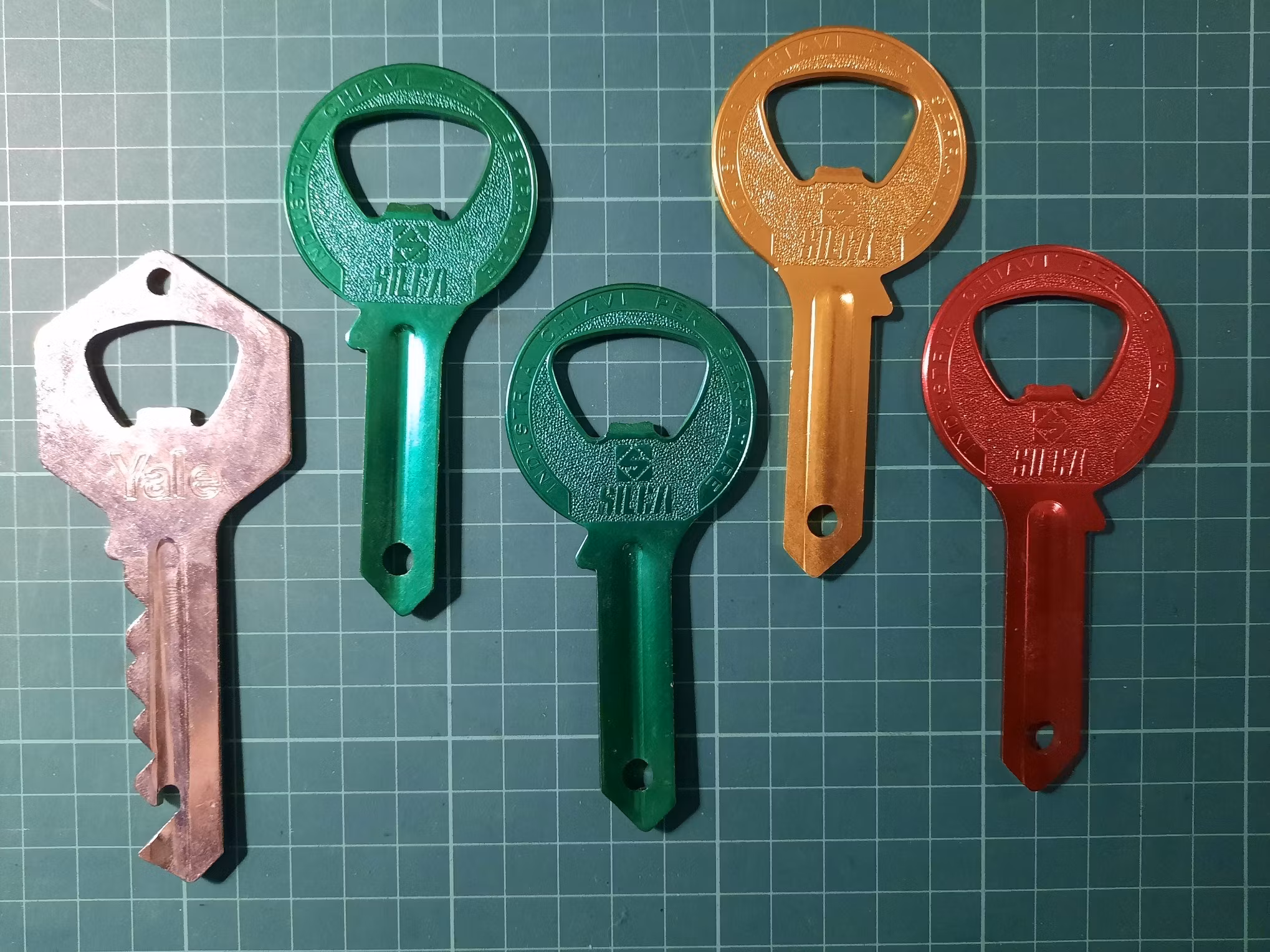 5 Reklame flaskeåpnere formet som nøkler