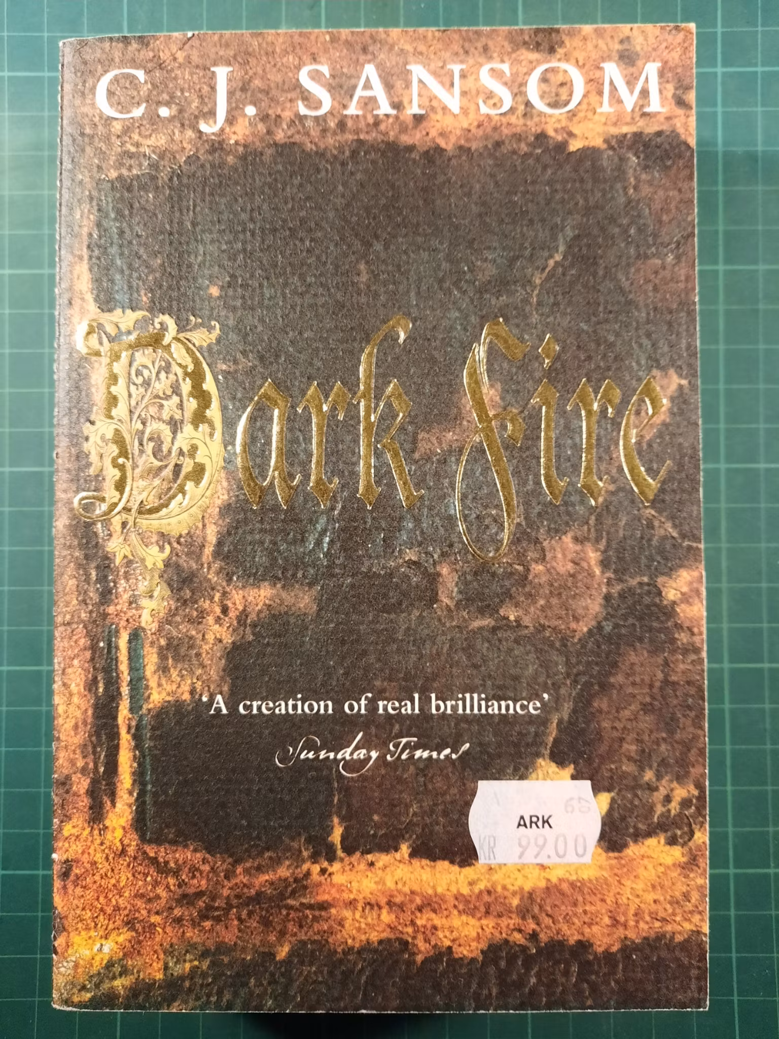 C.J. Sansom : Dark fire