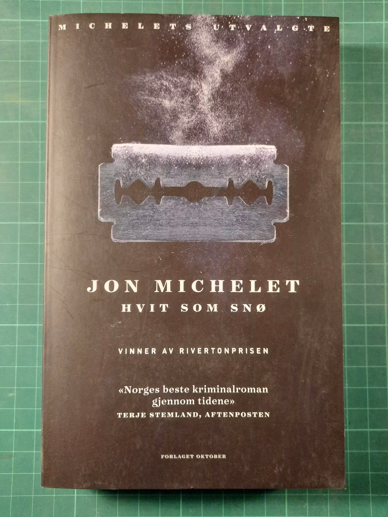 Jon Michelet : hvit som snø