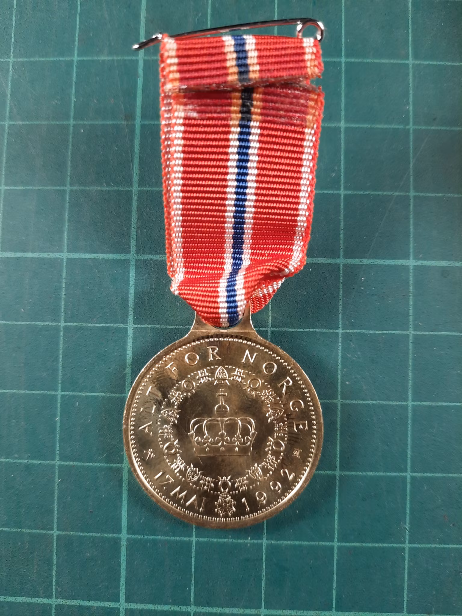 17 Mai medalje 1992 Harald V og Sonja (se merknad)