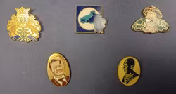 Pins : Tiedemanns tobaksfabrik innrammet